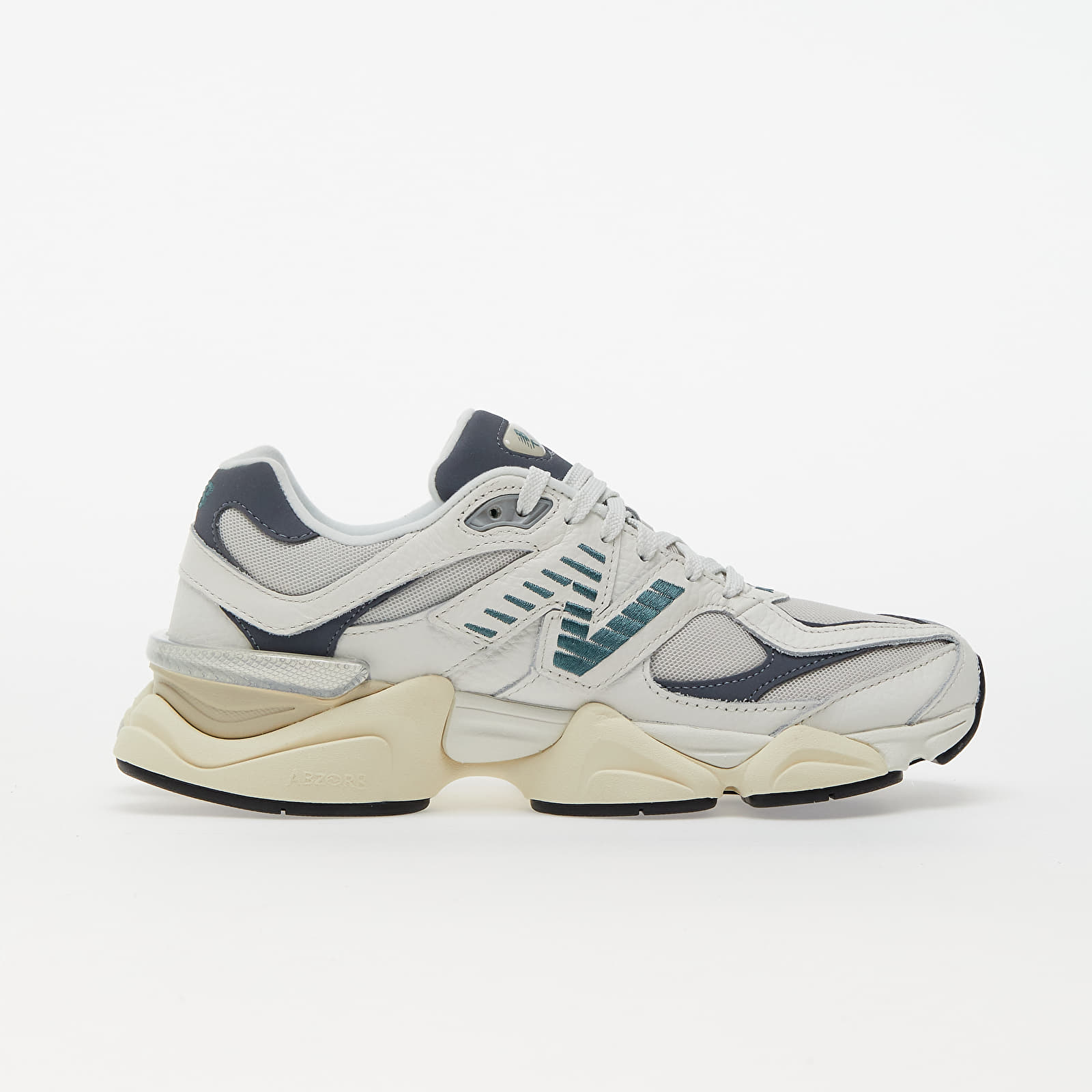 Obuwie New Balance 9060 Sea Salt