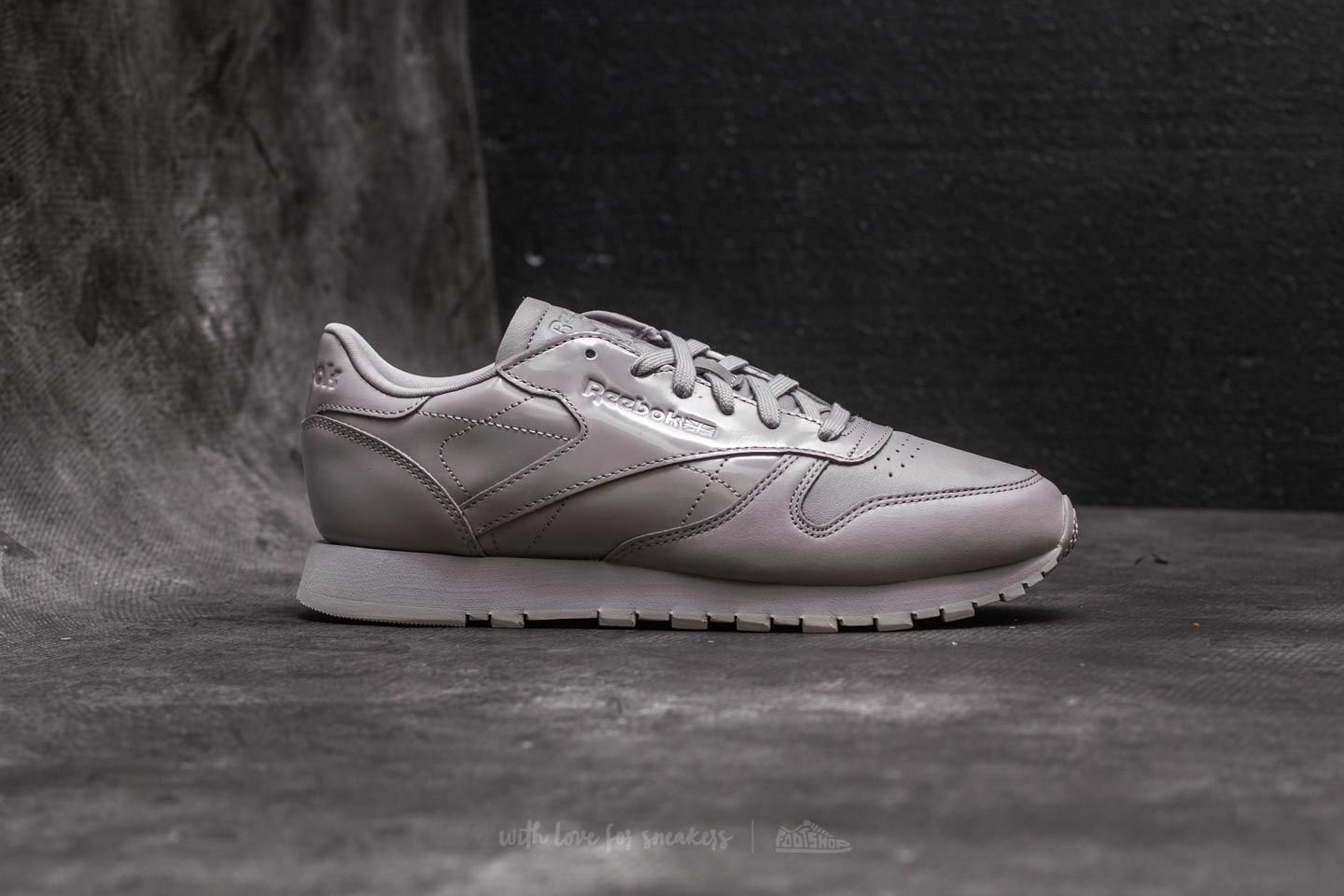 Reebok classic leather il on sale