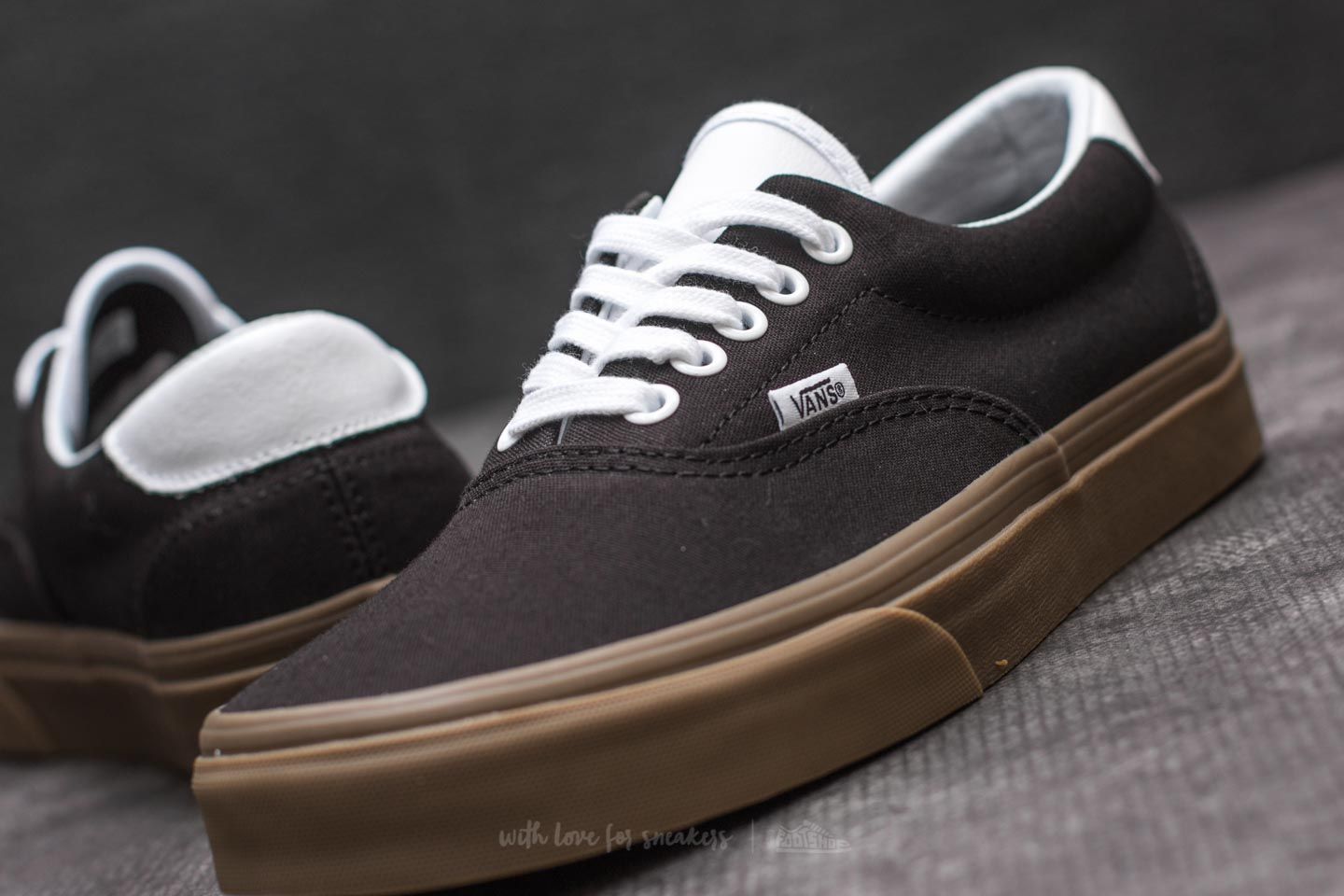Vans era hot sale 59 bleacher
