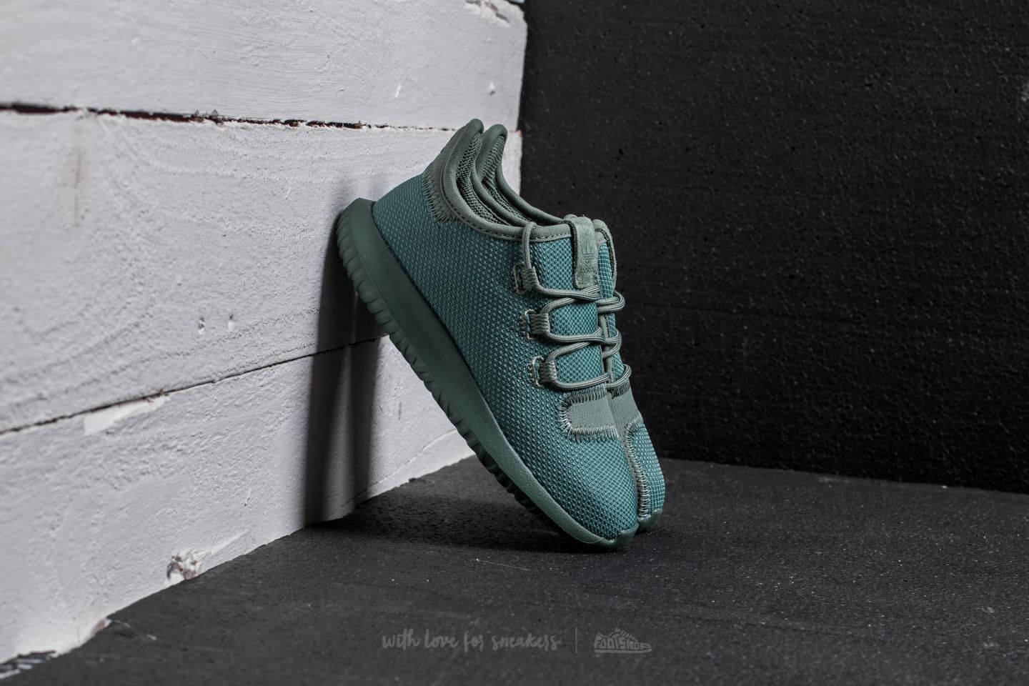 Adidas tubular shadow yellow 2025