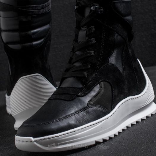 Filling pieces heel cap clearance