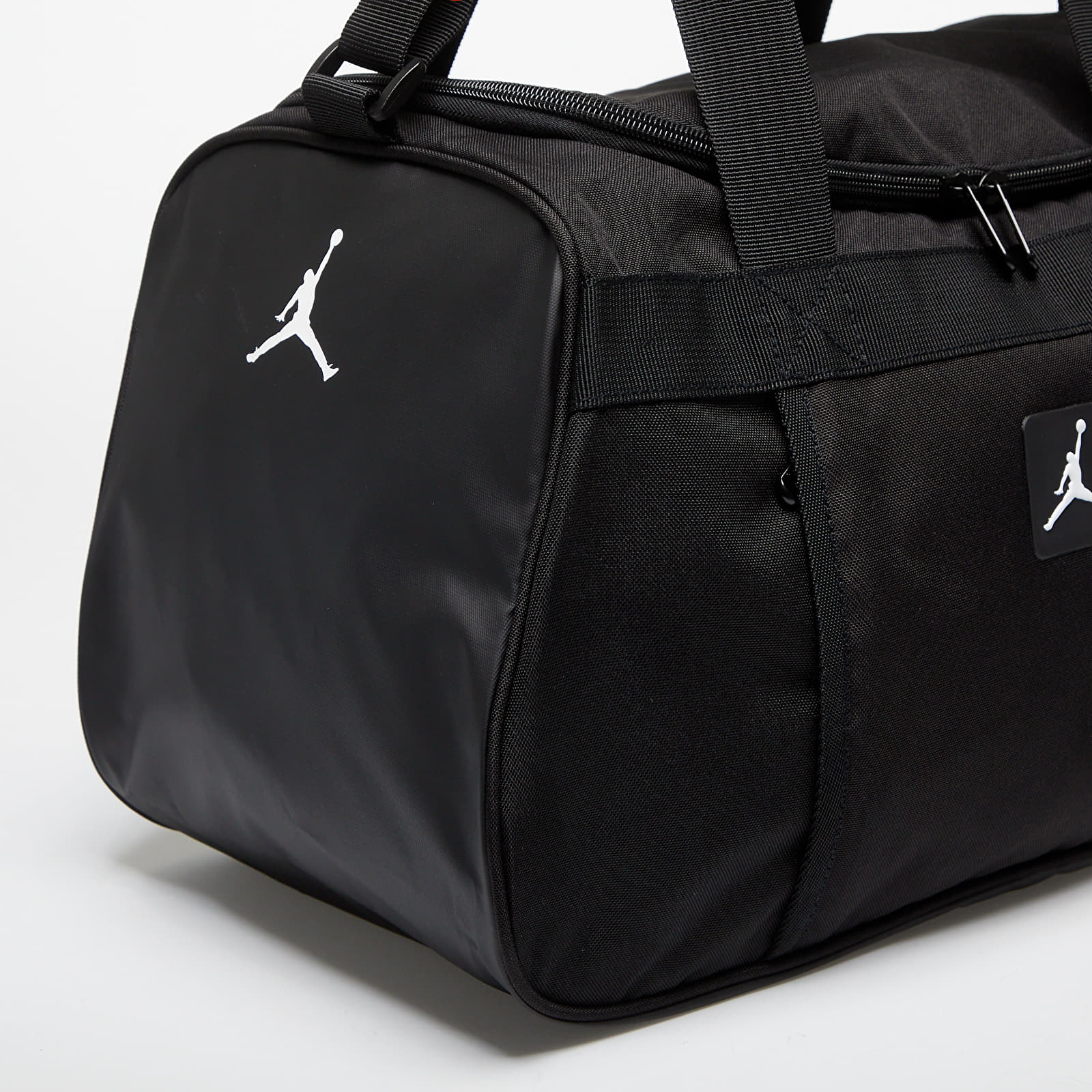 Táskák és hátizsákok - férfi kiegészítők Jordan JAM Essentials Duffle Black