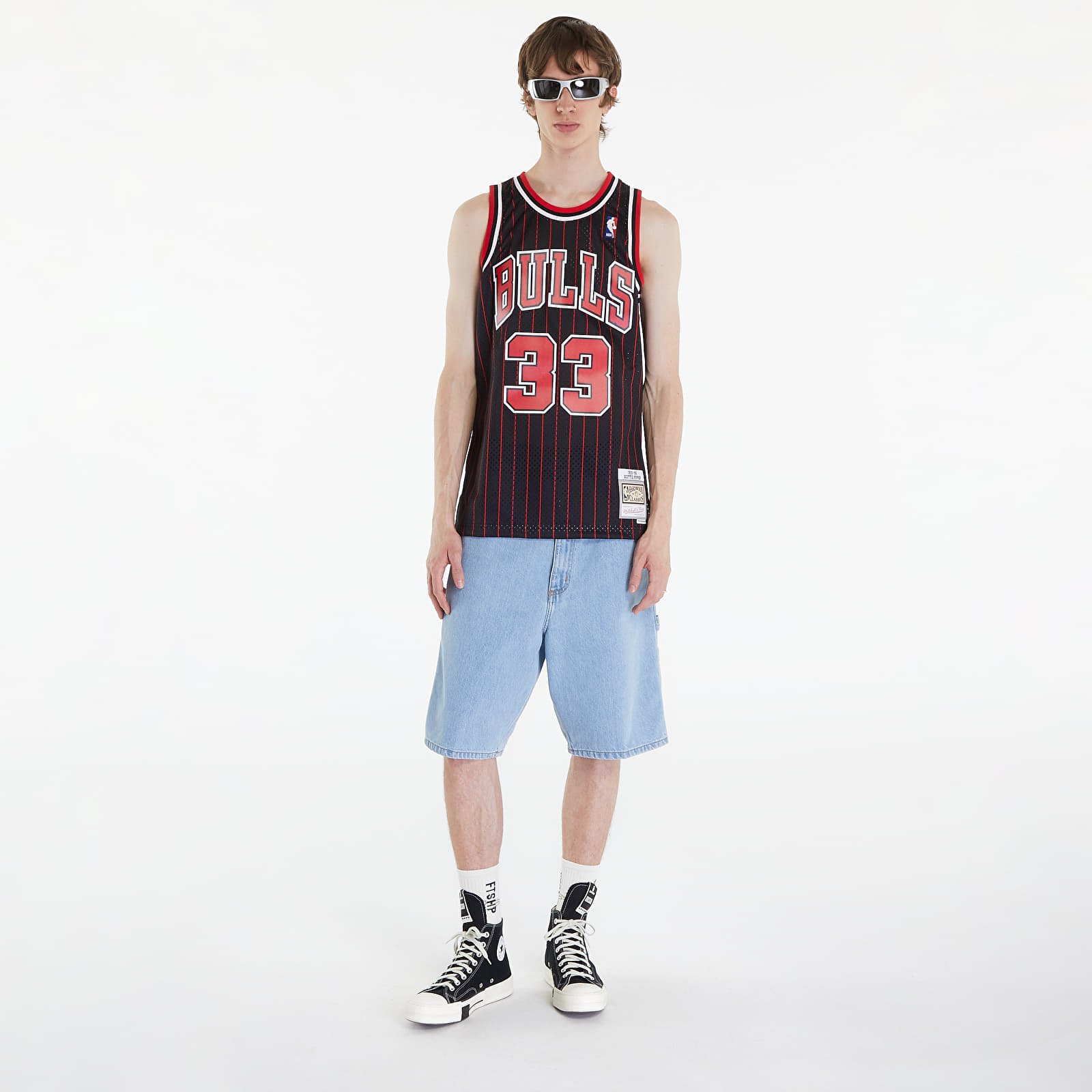 Jerseys Mitchell & Ness Chicago Bulls 33 Scottie Pippen Swingman Jersey Black/ Red