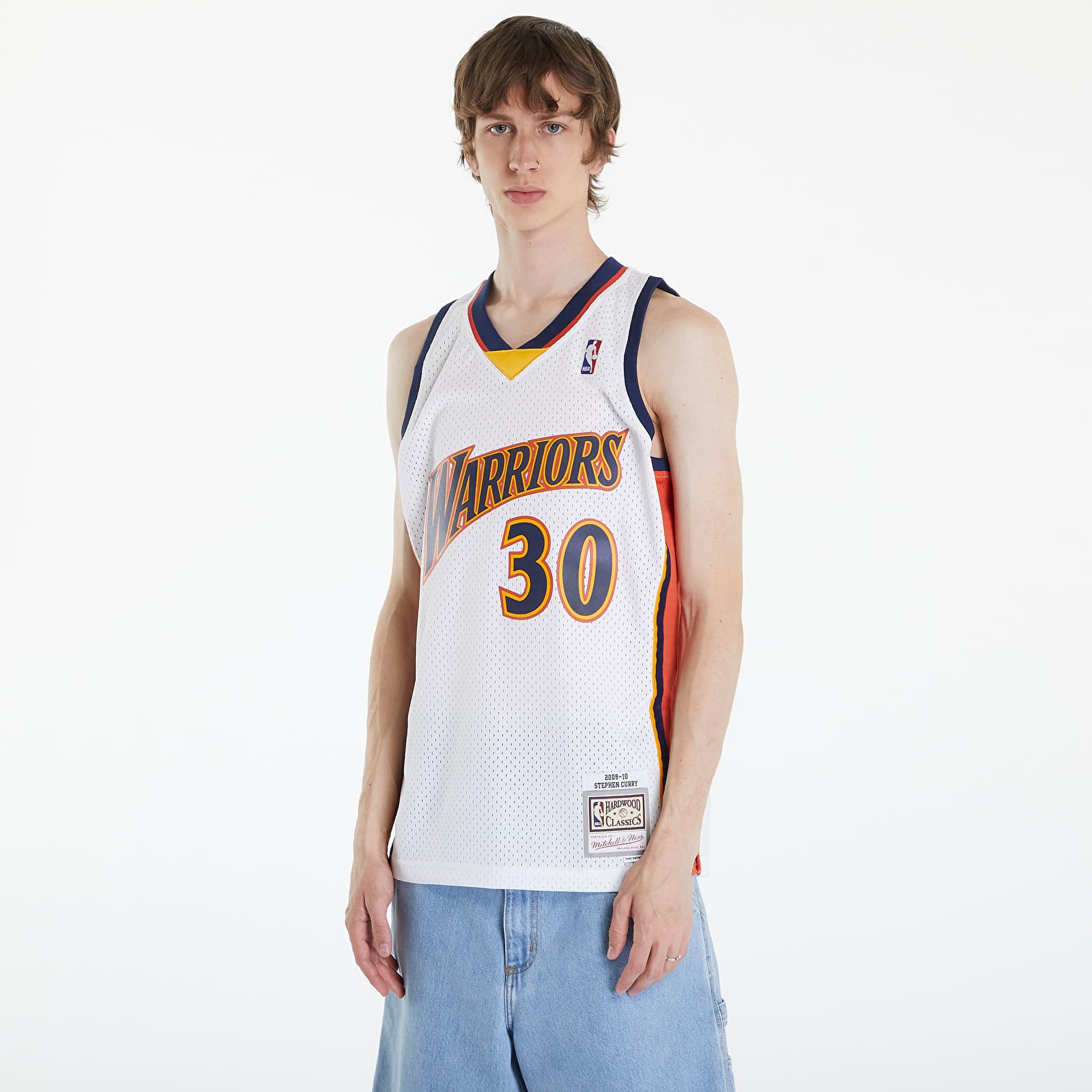 Men s tank tops Mitchell Ness Golden State Warriors 30 Stephen Curry Swingman Jersey White Footshop