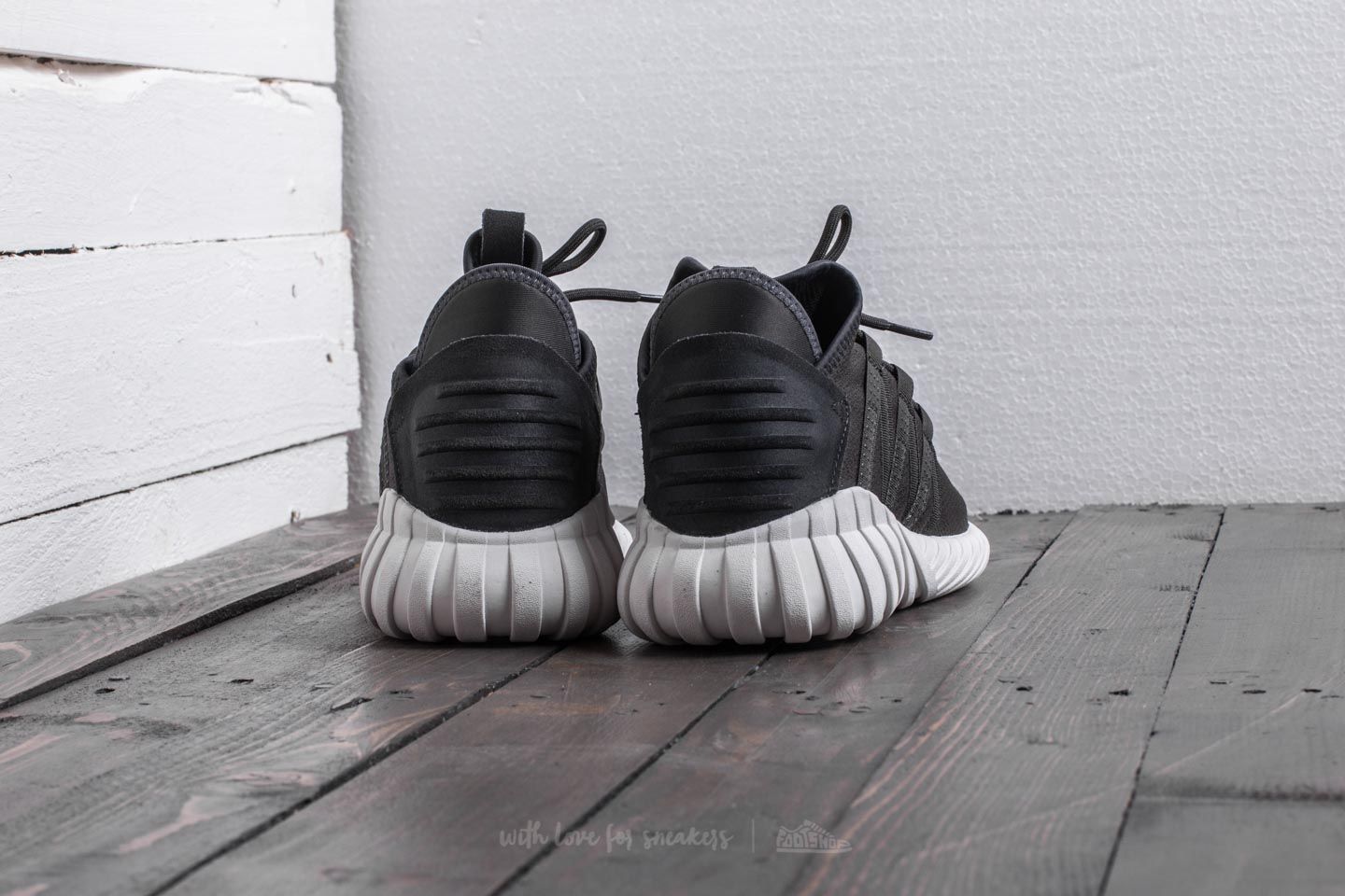 Ženski čevlji adidas Tubular Dawn Utility Black/ Utility Black/ Crystal White