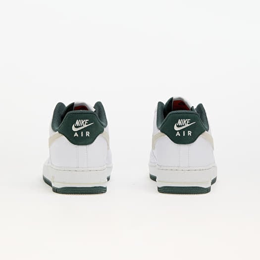 Nike Air Force 1 07 Lv8