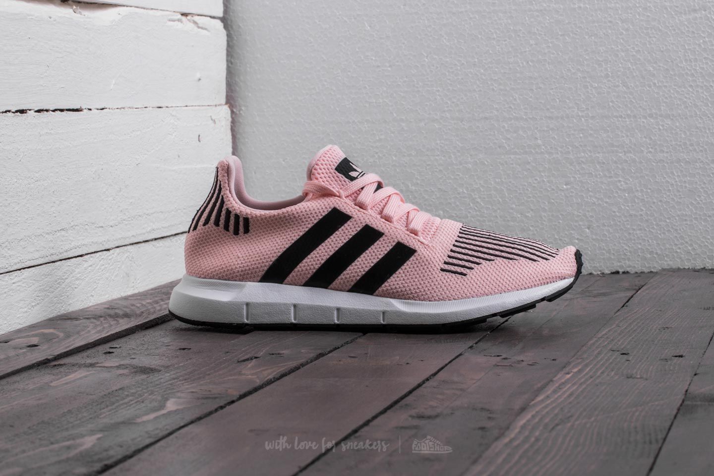 Kids' sneakers and shoes adidas Swift Run J Icey Pink/ Core Black/ Footwear White