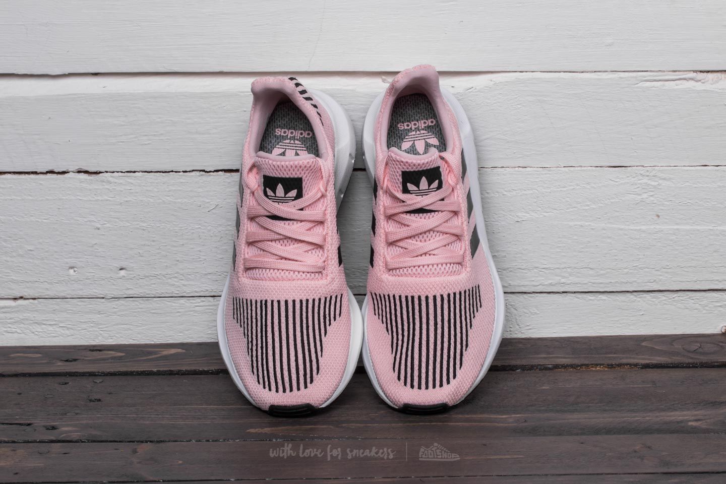 Sneakers en schoenen voor kinderen adidas Swift Run J Icey Pink