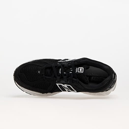 Black and white new balance shoes deals