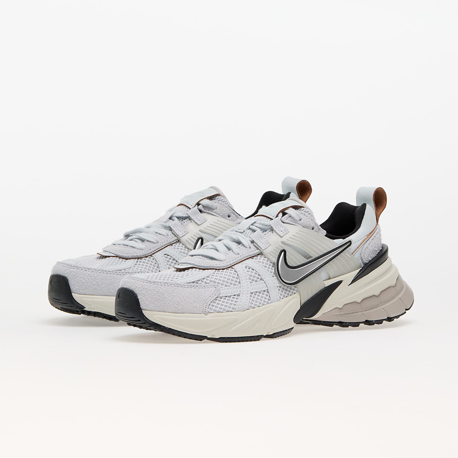 Sieviešu apavi Nike W V2K Run Pure Platinum/ Chrome-Platinum Tint