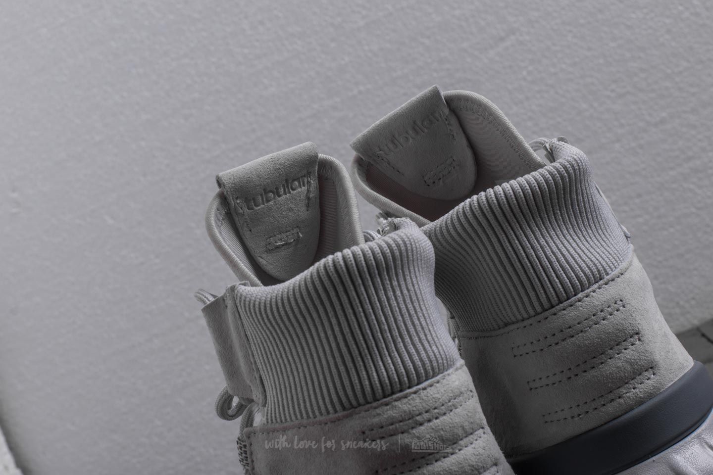 Adidas tubular top camel bebe