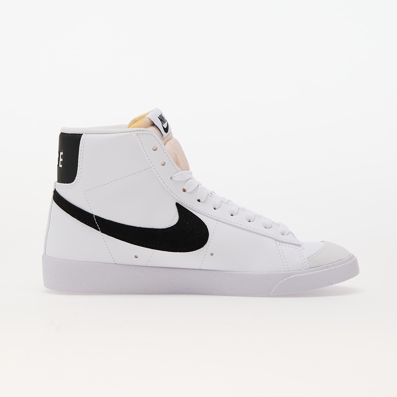 Nike blazer mid white black discount