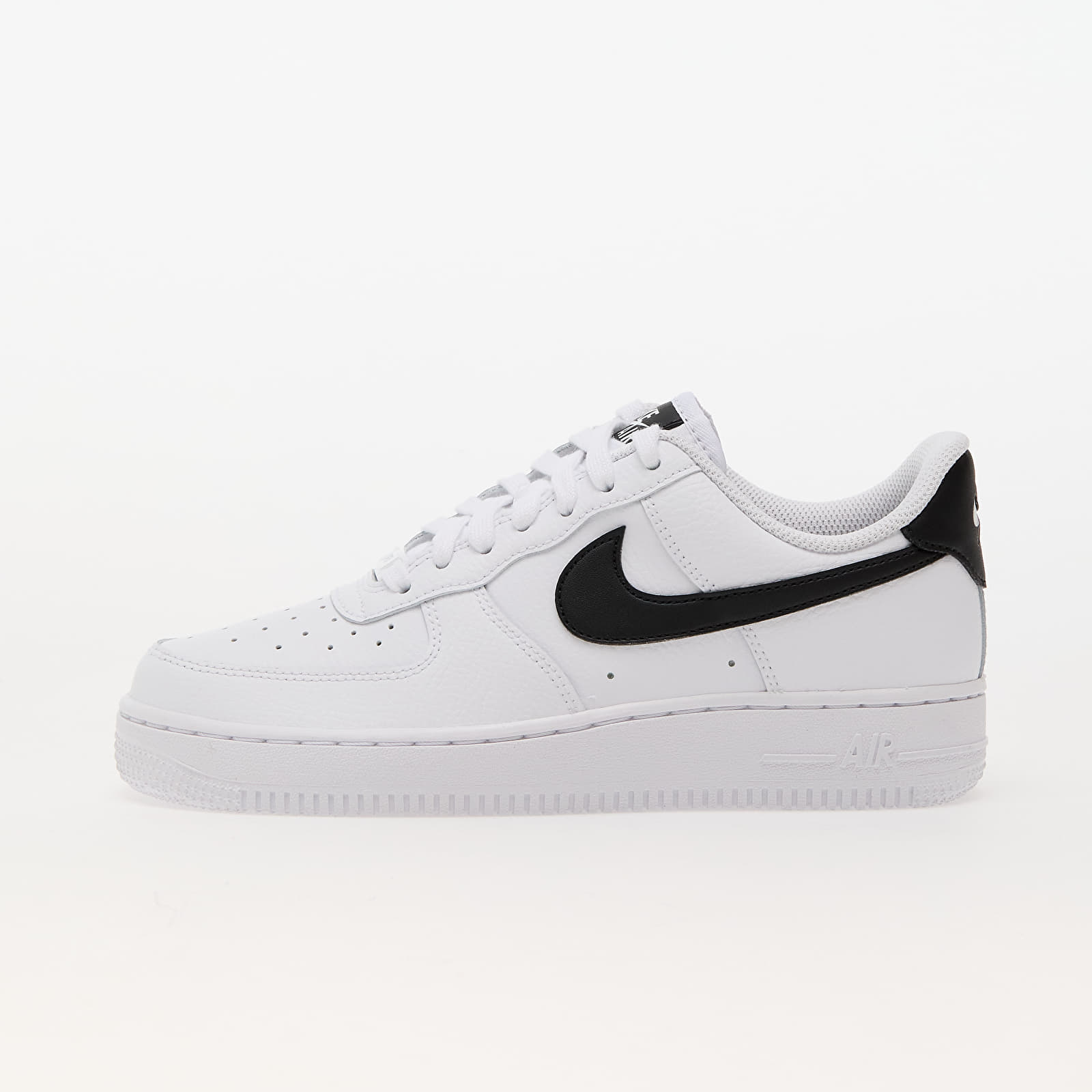 Dámske topánky a tenisky Nike W Air Force 1 '07 White/ Black-White-White