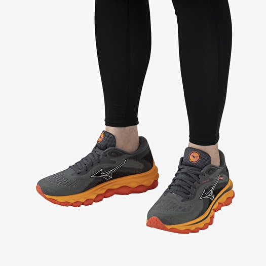 Mizuno Wave Sky 7