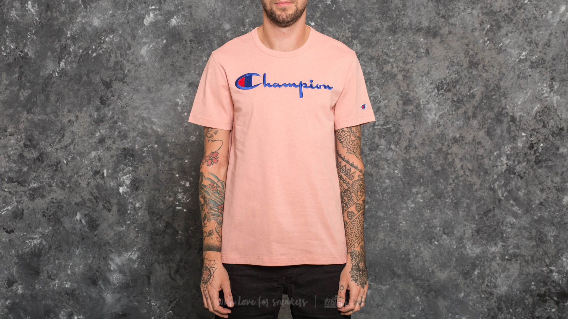Baby pink 2025 champion t shirt