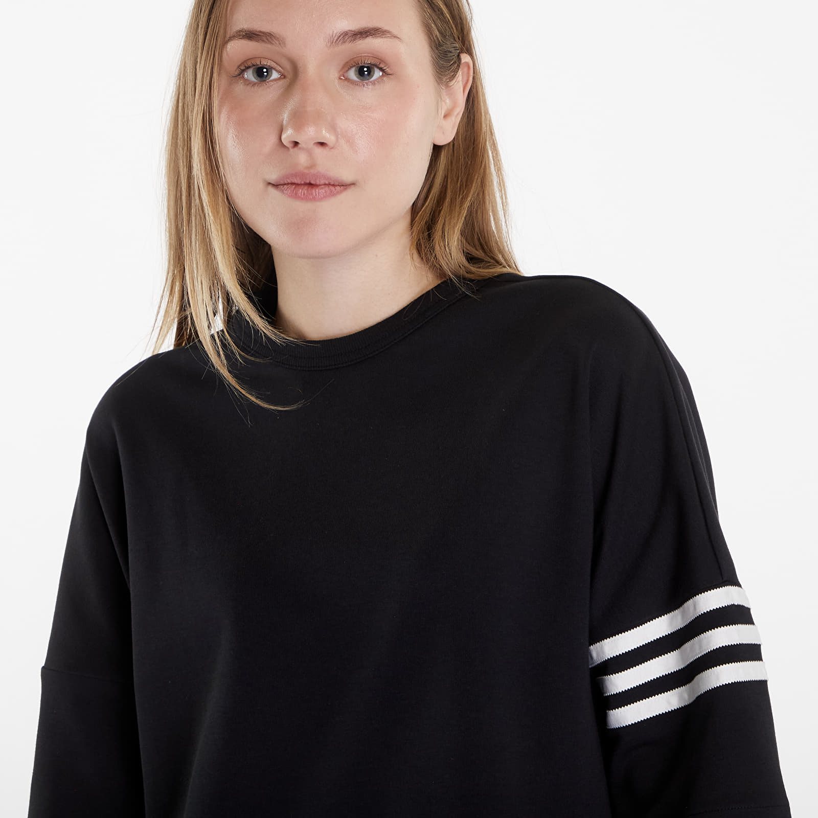 Női pólók  adidas Neuclassic Tee Black/ Cloud White