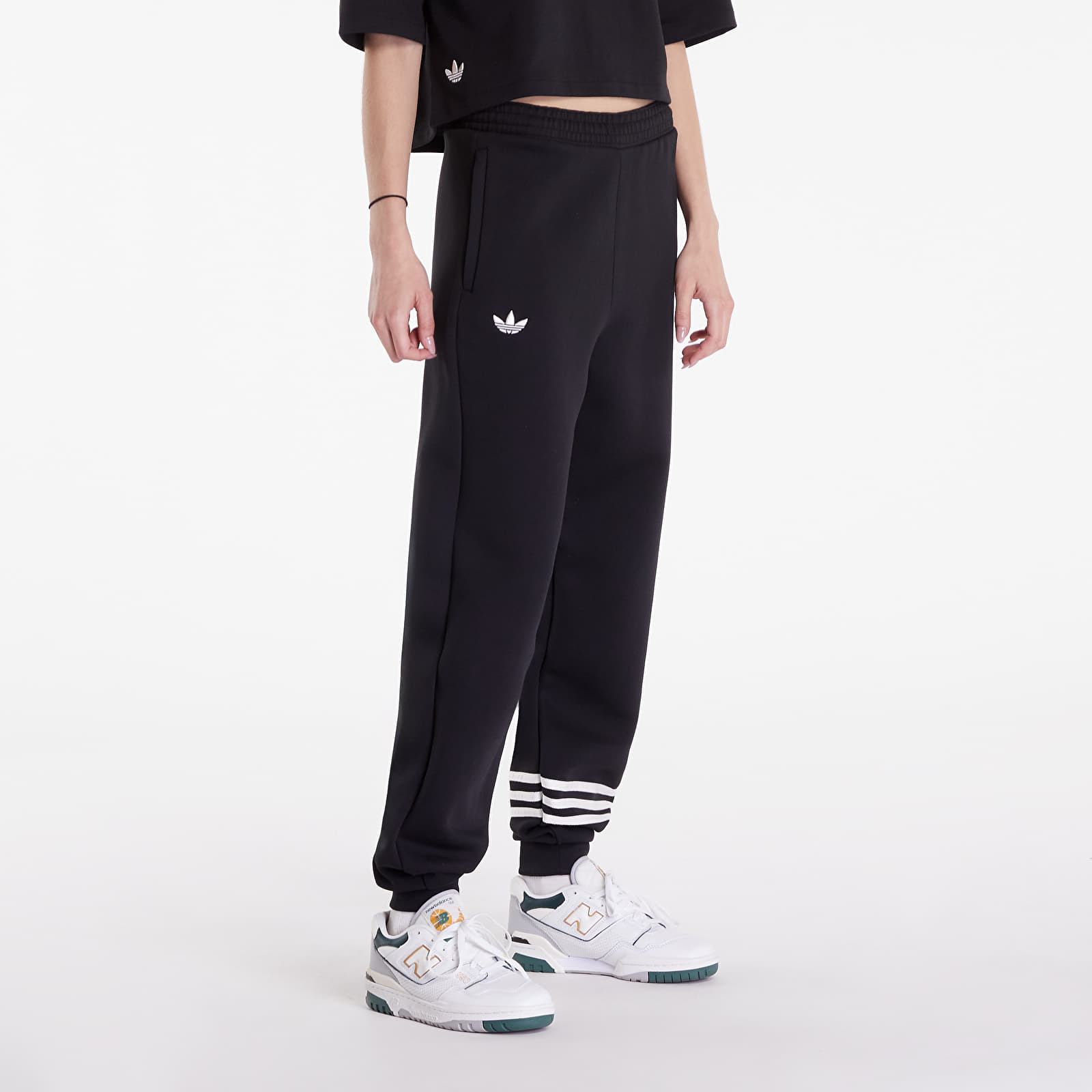 Spodnie adidas Neuclassics Sweatpants Black/ Cloud White