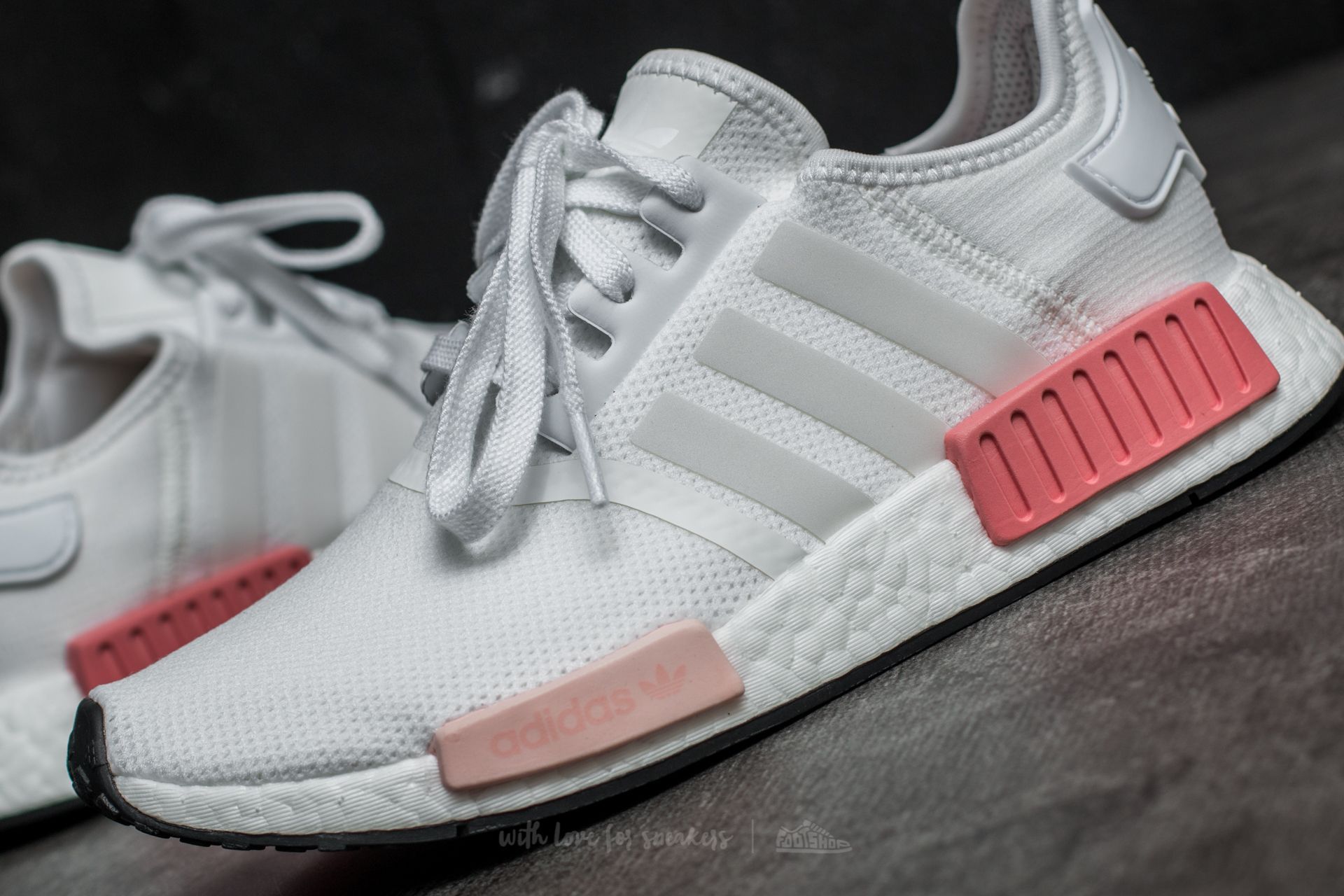 Nmd r1 w (ftwr white  ftwr white  icey pink) shop