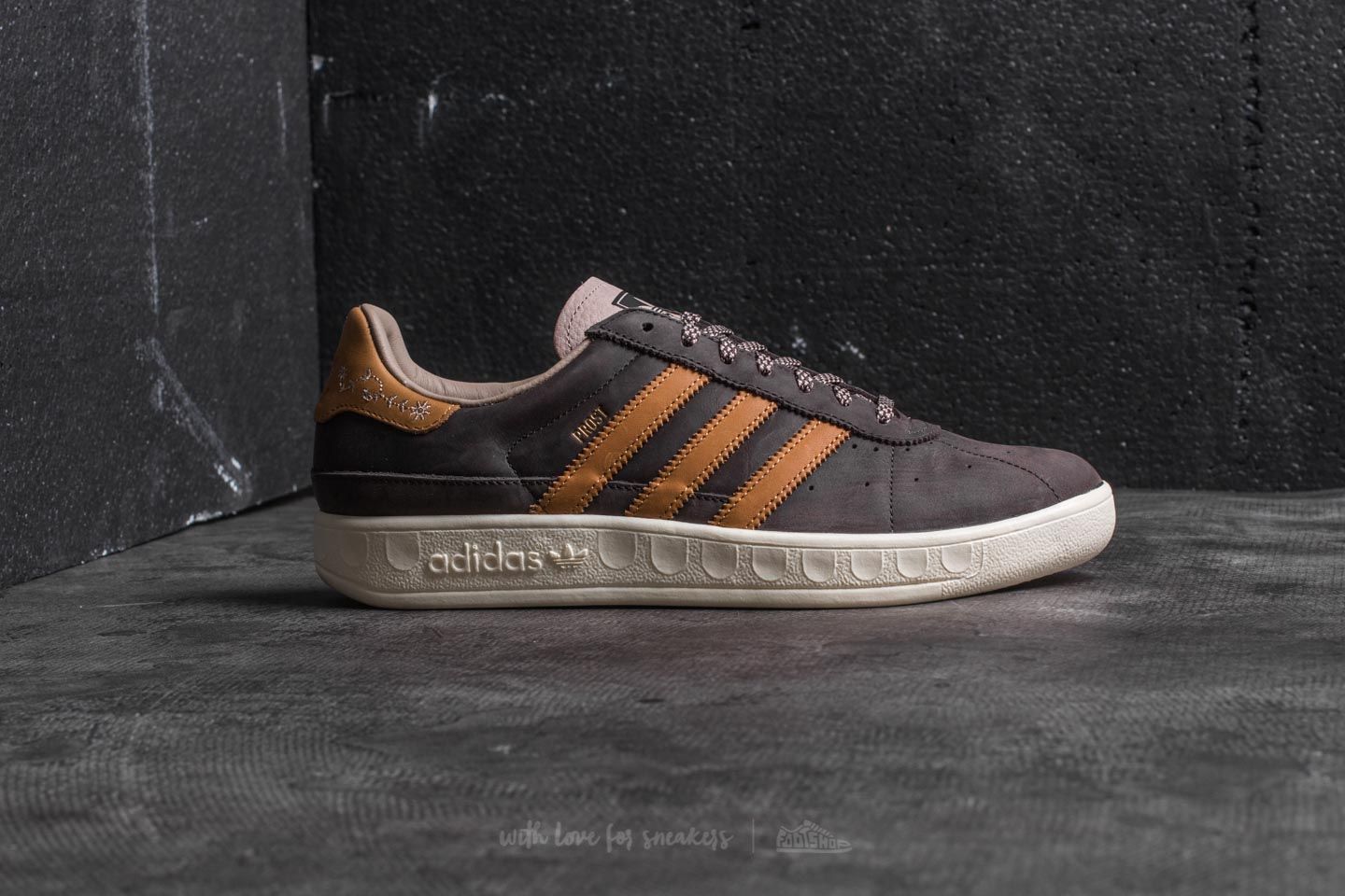 Men's shoes adidas Munchen MIG Night Brown/ Mesa/ Clay Brown