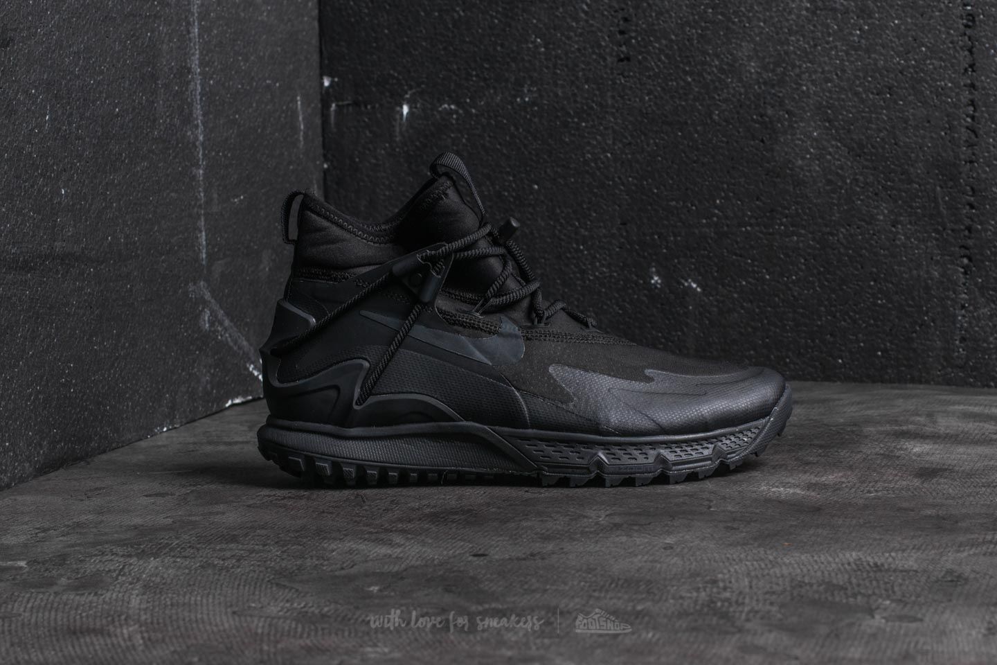 Nike Terra 2025 Sertig Zwart