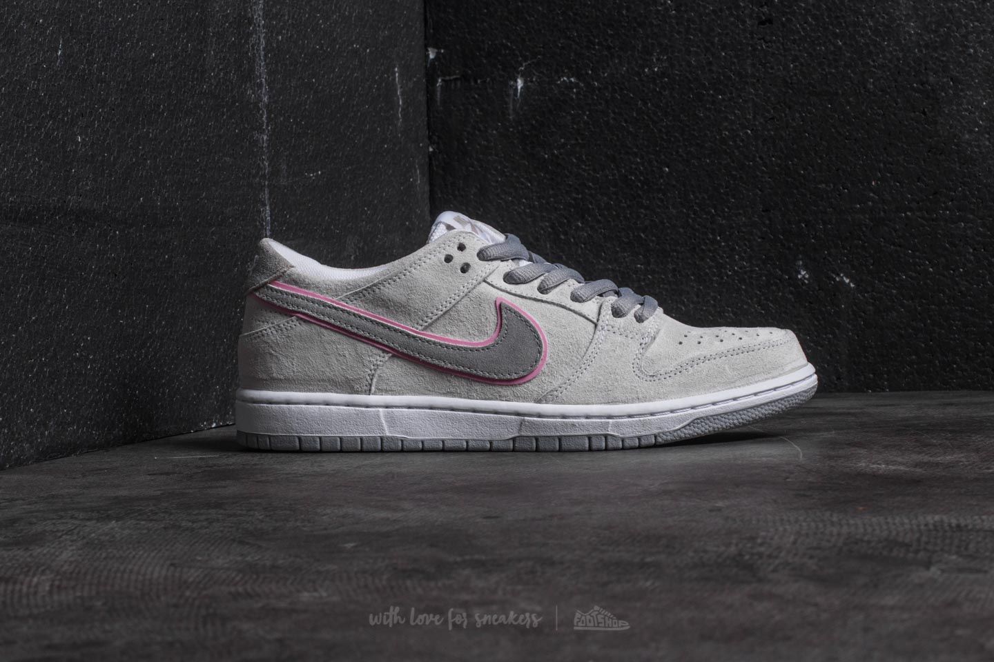 Men's shoes Nike SB Zoom Dunk Low Pro IW White/ Perfect Pink-Flt Silver