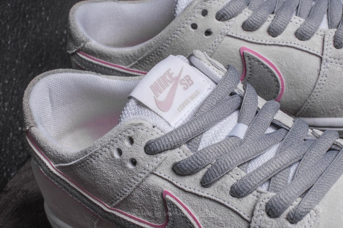 Nike sb grey and pink cheap