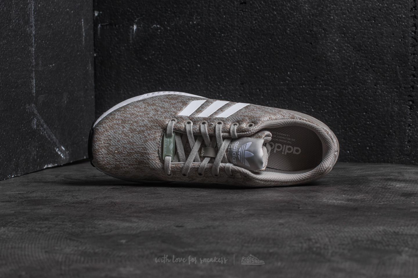 Vīriešu apavi adidas ZX Flux Sesame/ Ftw White/ Core Black