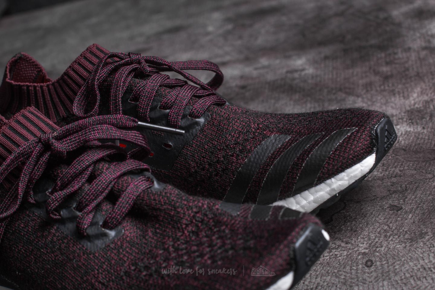 Adidas ultraboost uncaged core 2025 black active red blue