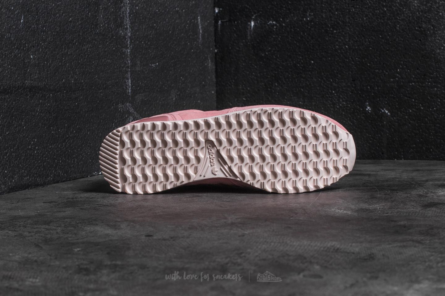 Women's shoes adidas ZX 700 W Raw Pink/ Raw Pink/ Linen (BY9386