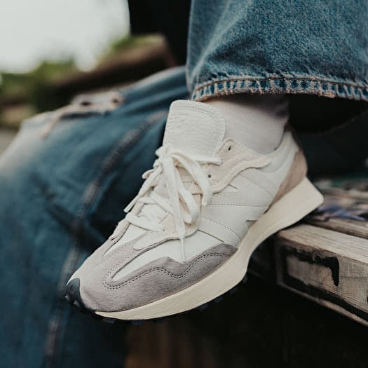 New Balance 327 Sneaker