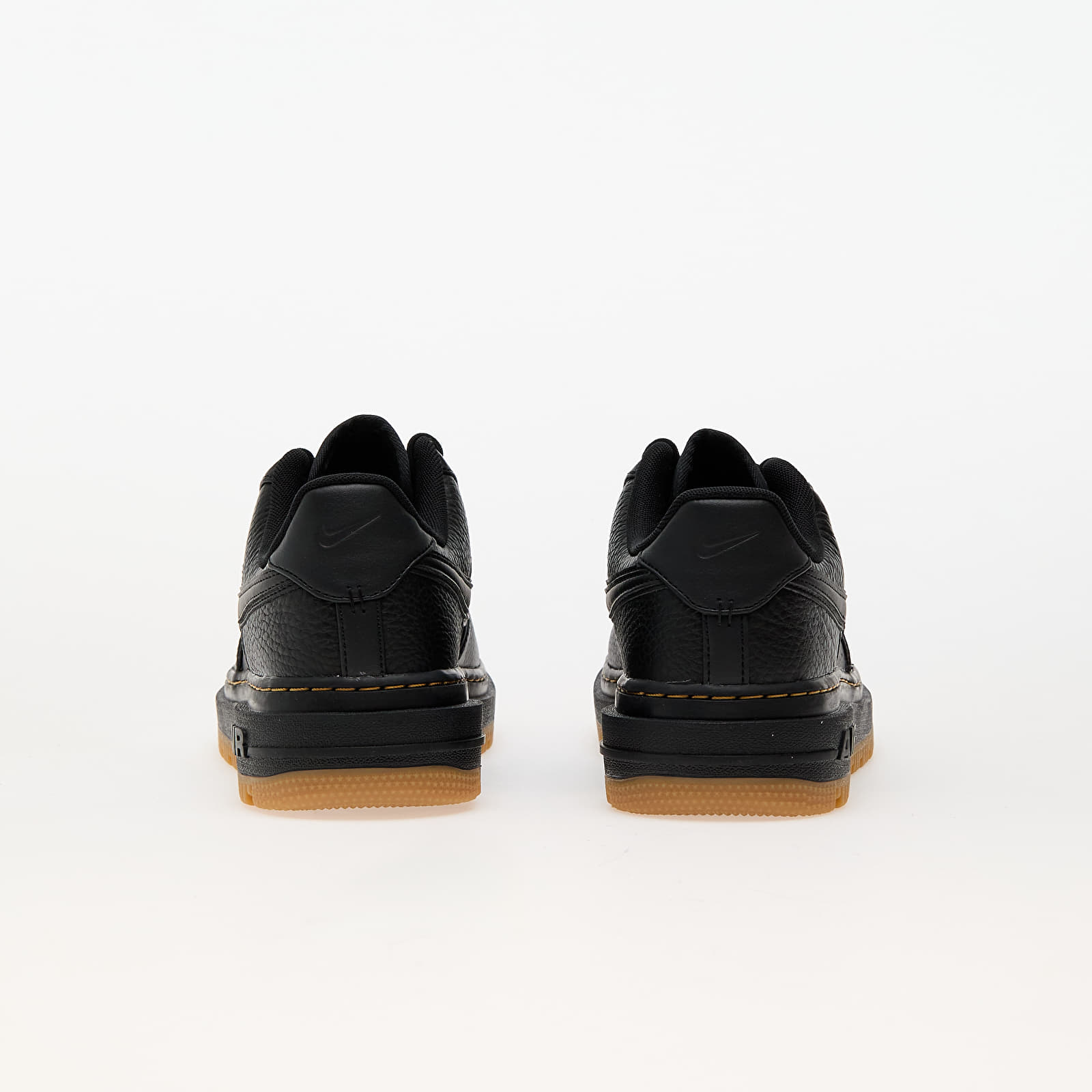 Încălțăminte și sneakerși pentru bărbați Nike Air Force 1 Luxe Black/ Black-Bucktan-Gum Yellow