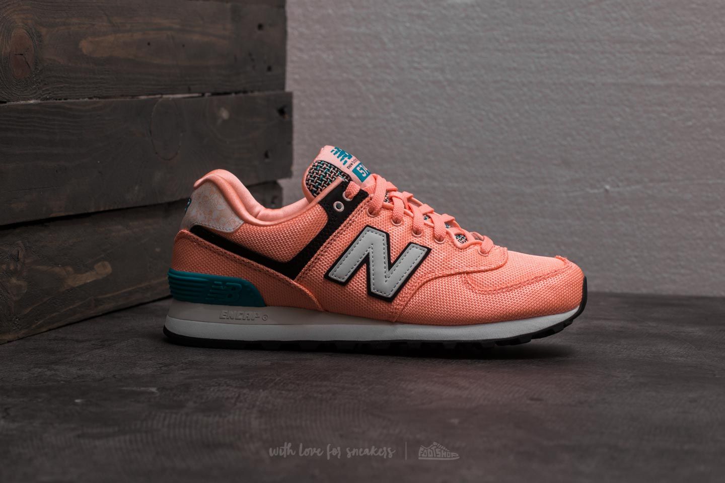 Chaussures et baskets femme New Balance 574 Bleached Sunrise Pisces Footshop