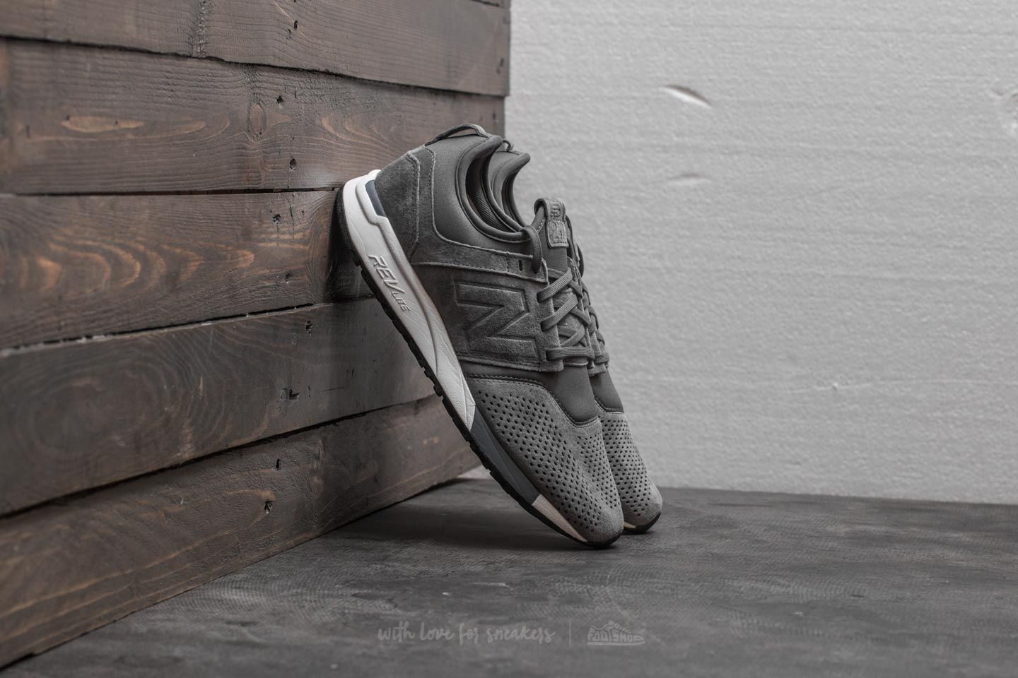 Scarpe uomo New Balance 247 Grey White Footshop