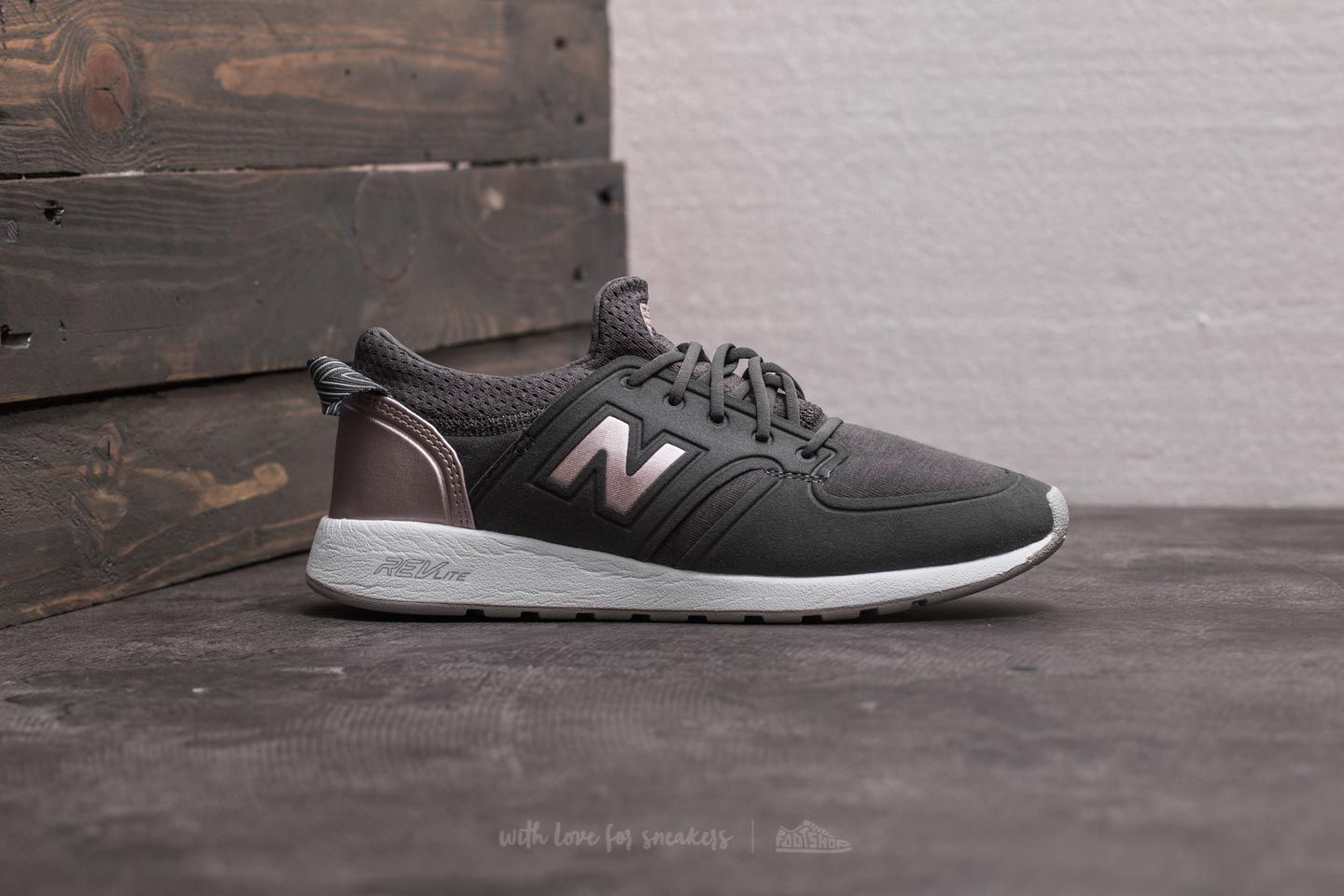 Women s shoes New Balance 420 Grey Silver White Footshop