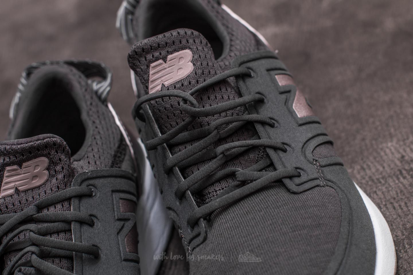New balance 420 Silver top