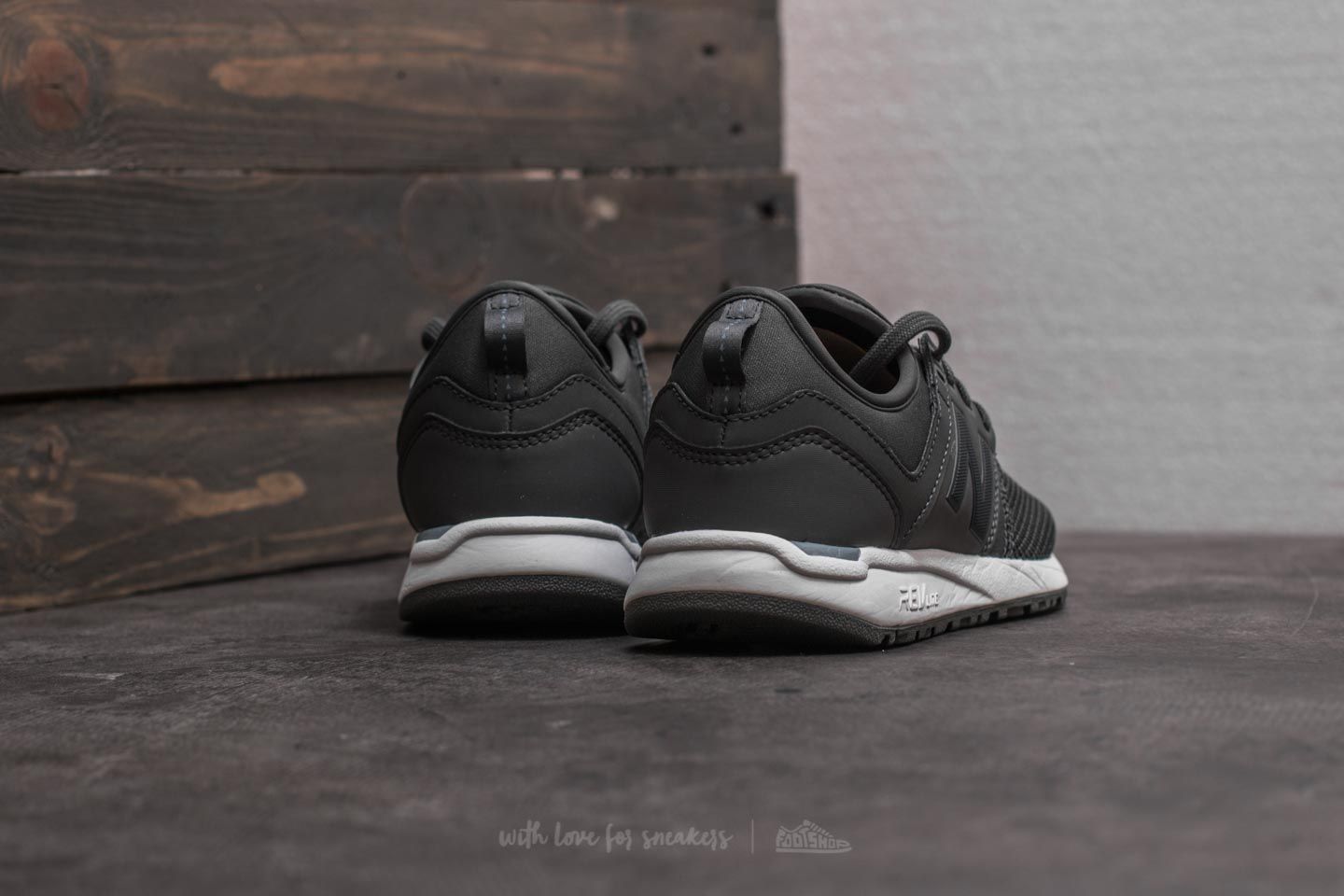 Damesschoenen New Balance 247 Grey White Footshop