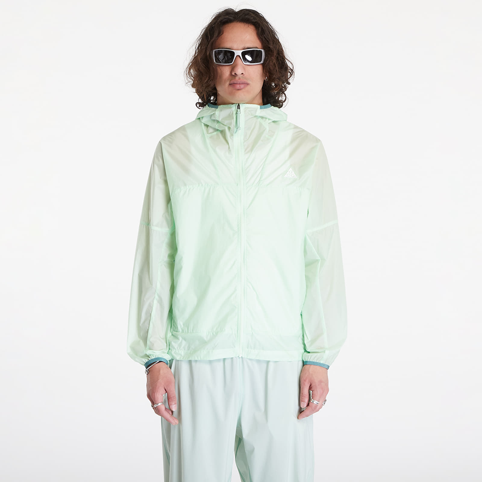 Pánské bundy Nike ACG "Cinder Cone" Men's Windproof Jacket Vapor Green/ Bicoastal/ Summit White