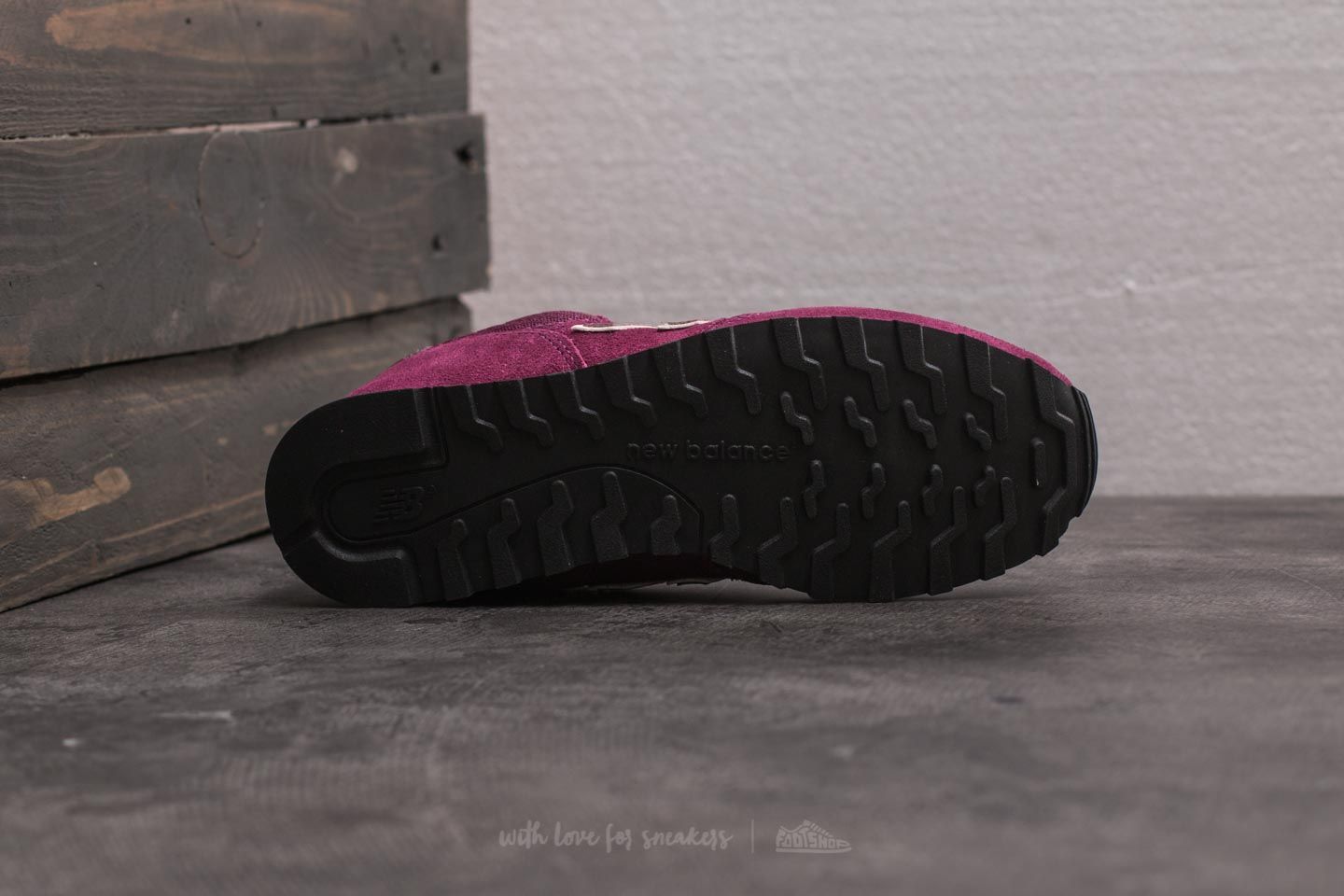 Дамски кецове и обувки New Balance 373 Purple