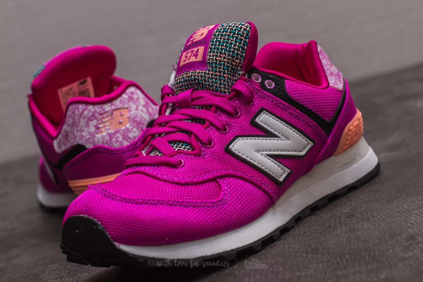 Sko til kvinder New Balance 574 Violet/ White/ Black