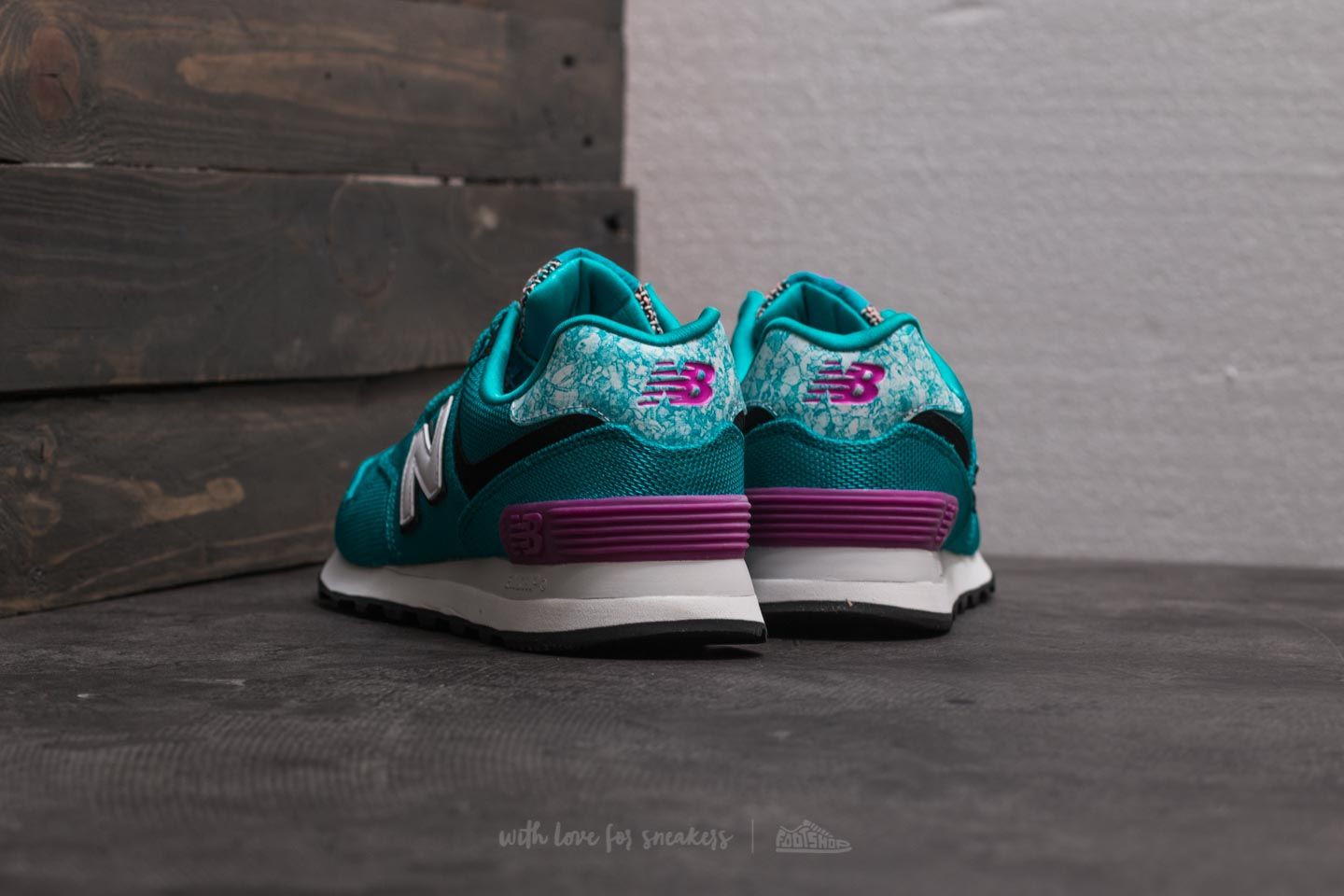 Chaussures et baskets femme New Balance 574 Blue White Pink Footshop