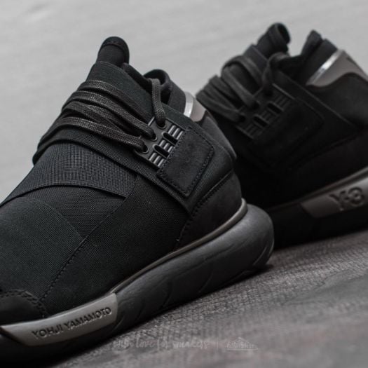 Y3 qasa low triple black 2025