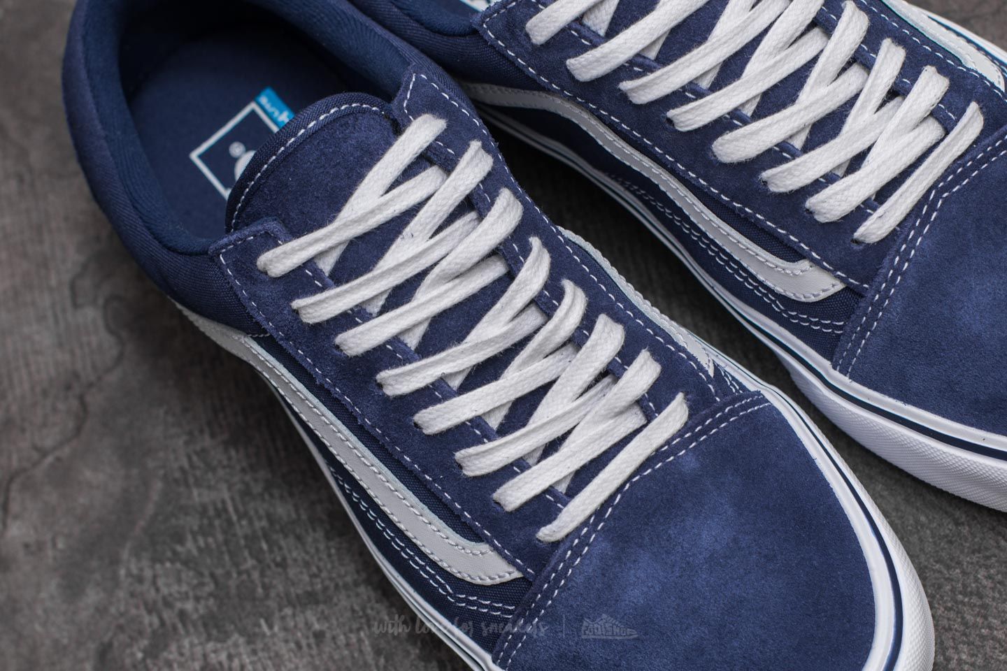 Vans suede sales old skool lite