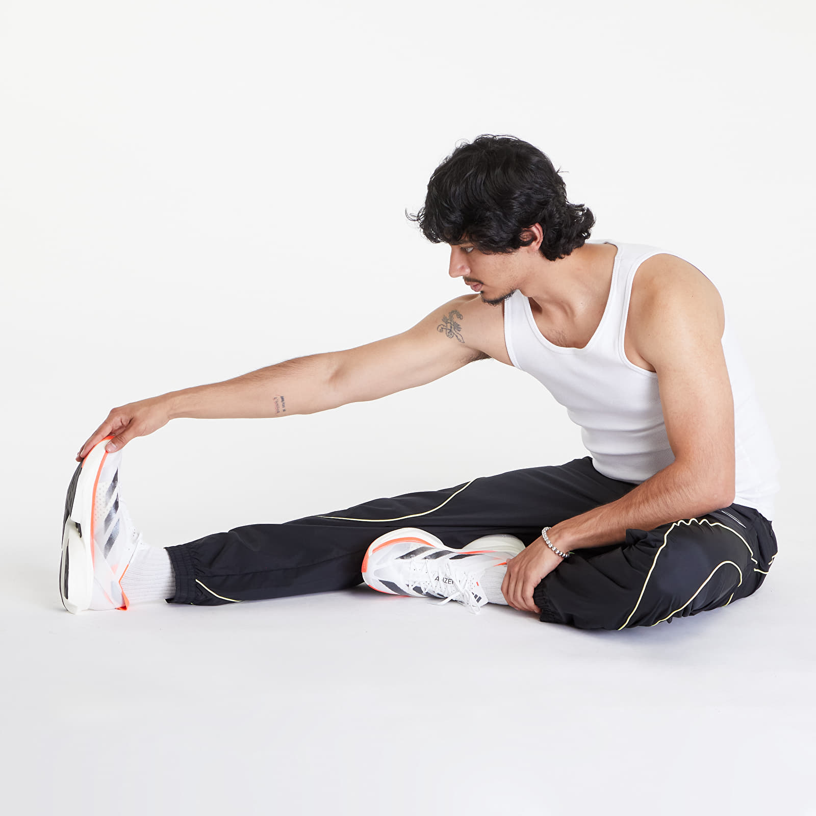 Džínsy a nohavice adidas R.Y.V. Sport Pants Black