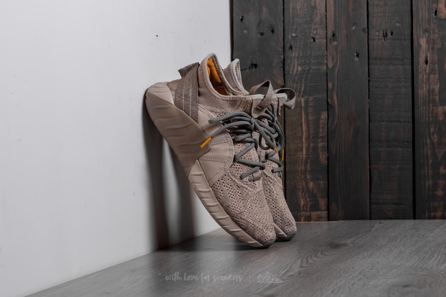 Adidas tubular high rise hot sale