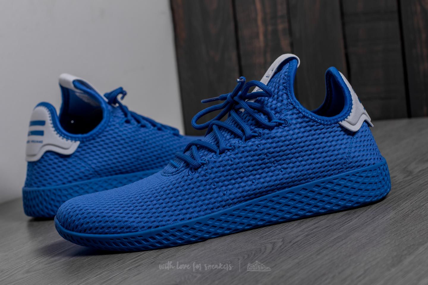 Herren Sneaker und Schuhe adidas Pharrell Williams Tennis HU Blue/ Ftw White