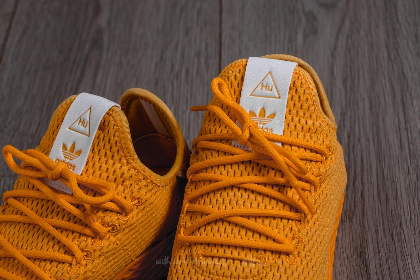 Scarpe uomo adidas Pharrell Williams Tennis Hu Collegiate Gold/ Collegiate Gold/ Ftw White