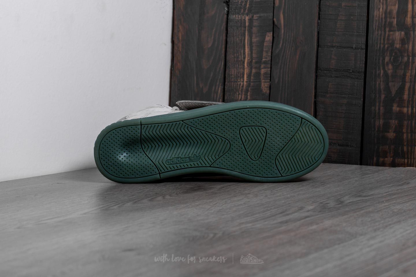 Încălțăminte și sneakerși pentru bărbați adidas Tubular Invader Strap Sesame/ Sesame/ Trace Green