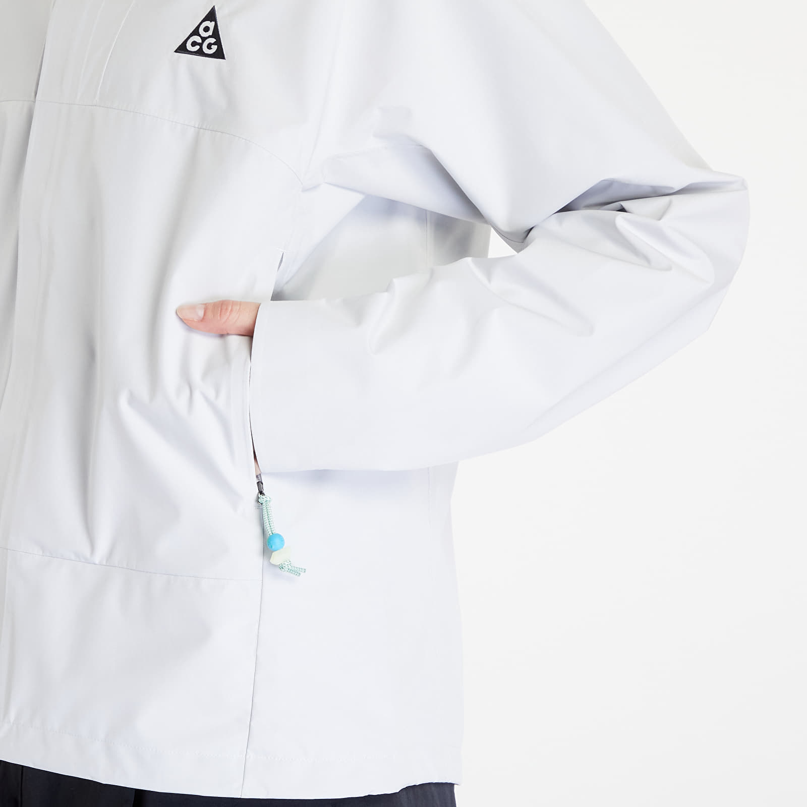 Sieviešu jakas Nike ACG "Cascade Rain" Women's Storm-FIT Water-Resistant Lightweight Jacket Summit White/ Black