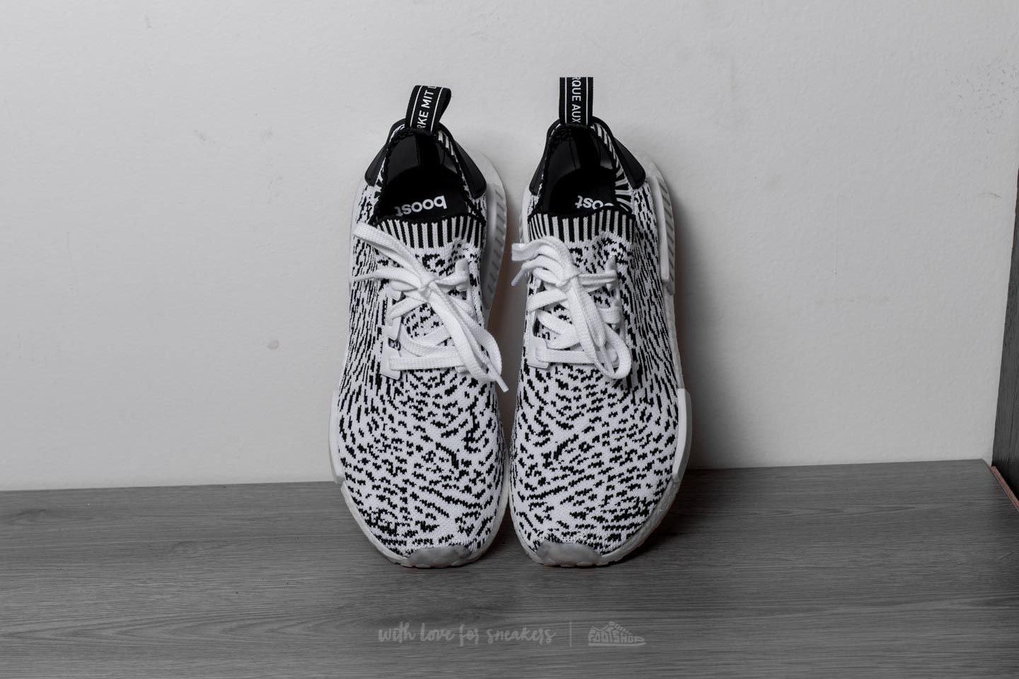 Nmd r1 clearance zebra white