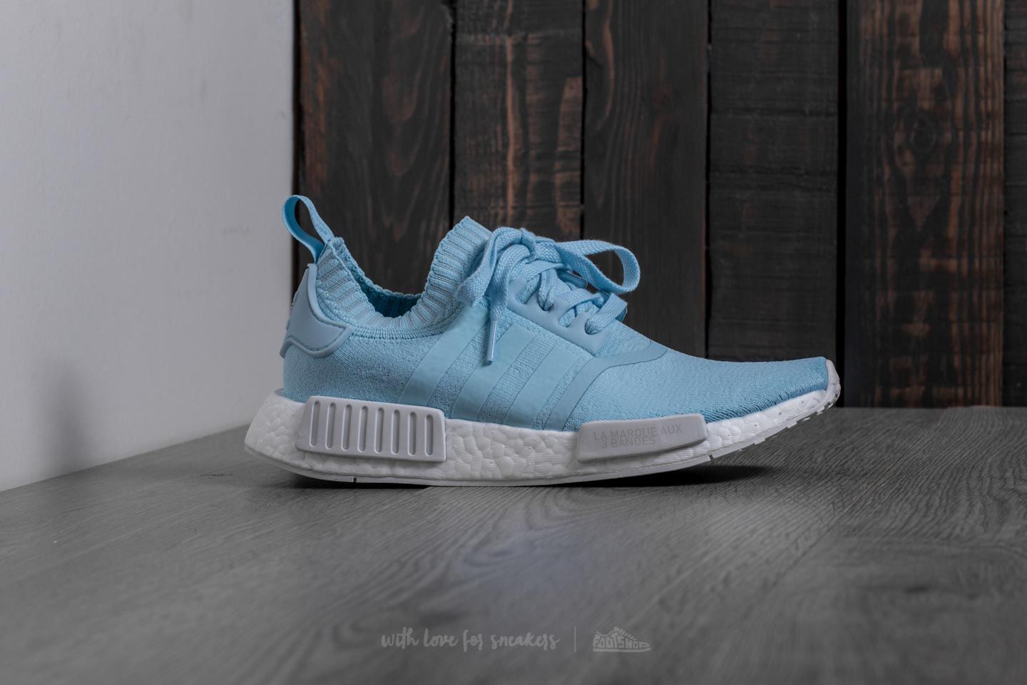 Adidas nmd r1 sales icey blue white